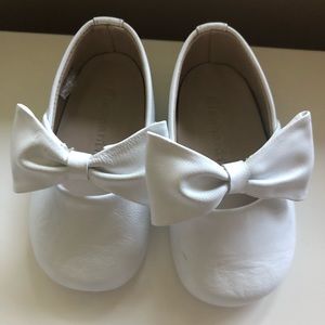 White baby girl shoes size 3